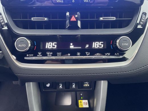 Toyota Corolla Cross Hybrid 200 Dynamic | Navigatie | Apple CarPlay/Android auto | Achteruitrijcamera | Stoel en Stuur... ActivLease financial lease