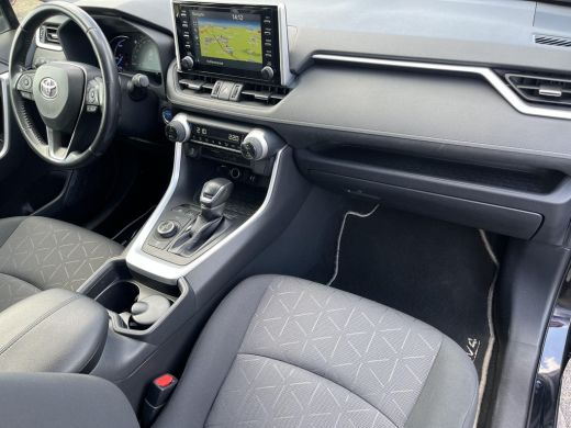 Toyota RAV4 2.5 Hybrid AWD Dynamic | 1650 kg trekgewicht | Trekhaak | Navigatie | Parkeercamera | ActivLease financial lease