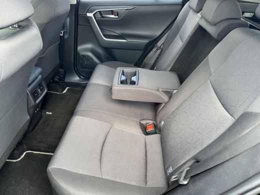 Toyota RAV4 2.5 Hybrid AWD Dynamic | 1650 kg trekgewicht | Trekhaak | Navigatie | Parkeercamera | ActivLease financial lease