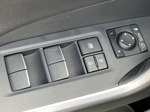 Toyota RAV4 2.5 Hybrid AWD Dynamic | 1650 kg trekgewicht | Trekhaak | Navigatie | Parkeercamera | ActivLease financial lease