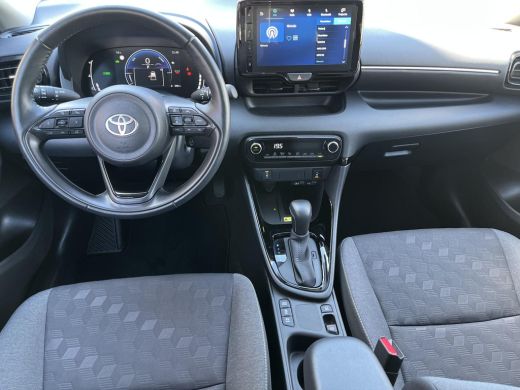 Toyota Yaris 1.5 Hybrid 115 Dynamic | Stoel- + stuurverwarming | Parkeersensoren | Carplay | LED koplampen ActivLease financial lease