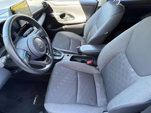 Toyota Yaris 1.5 Hybrid 115 Dynamic | Stoel- + stuurverwarming | Parkeersensoren | Carplay | LED koplampen ActivLease financial lease