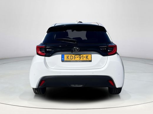Toyota Yaris 1.5 Hybrid 115 Dynamic | Stoel- + stuurverwarming | Parkeersensoren | Carplay | LED koplampen ActivLease financial lease