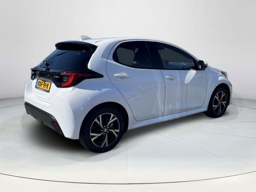 Toyota Yaris 1.5 Hybrid 115 Dynamic | Stoel- + stuurverwarming | Parkeersensoren | Carplay | LED koplampen ActivLease financial lease
