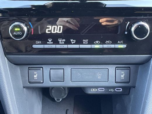 Toyota Yaris Cross 1.5 Hybrid 130 First Editon Comfort Pack **DODE HOEK DETECTIE/ NAVIGATIE/ GARANTIE** ActivLease financial lease