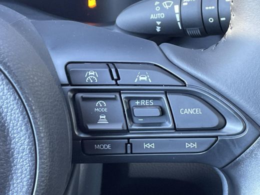 Toyota Yaris Cross 1.5 Hybrid 130 First Editon Comfort Pack **DODE HOEK DETECTIE/ NAVIGATIE/ GARANTIE** ActivLease financial lease