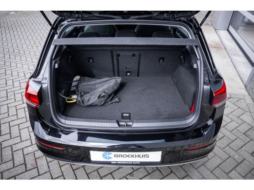 Volkswagen Golf 1.4 eHybrid Style | Achteruitrijcamera | Cruise control adaptief met Stop&Go en stuurhulp | Licht... ActivLease financial lease