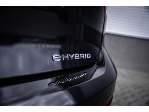 Volkswagen Golf 1.4 eHybrid Style | Achteruitrijcamera | Cruise control adaptief met Stop&Go en stuurhulp | Licht... ActivLease financial lease