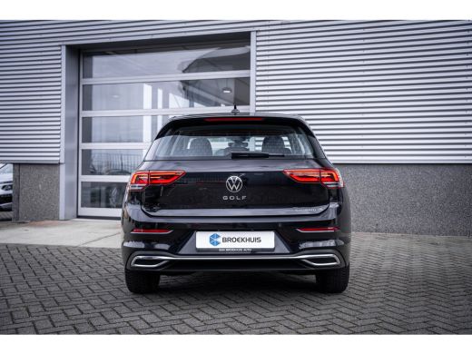 Volkswagen Golf 1.4 eHybrid Style | Achteruitrijcamera | Cruise control adaptief met Stop&Go en stuurhulp | Licht... ActivLease financial lease