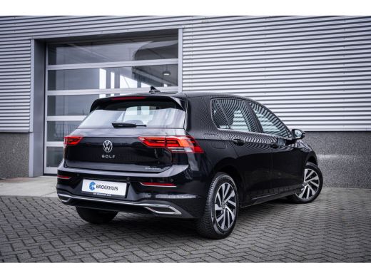 Volkswagen Golf 1.4 eHybrid Style | Achteruitrijcamera | Cruise control adaptief met Stop&Go en stuurhulp | Licht... ActivLease financial lease