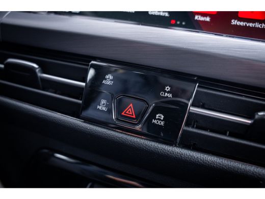 Volkswagen Golf 1.4 eHybrid Style | Achteruitrijcamera | Cruise control adaptief met Stop&Go en stuurhulp | Licht... ActivLease financial lease