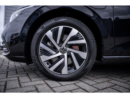 Volkswagen Golf 1.4 eHybrid Style | Achteruitrijcamera | Cruise control adaptief met Stop&Go en stuurhulp | Licht... ActivLease financial lease