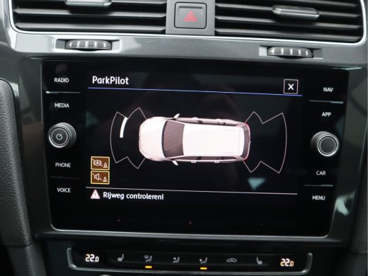 Volkswagen Golf Variant 1.5 TSI Comfortline Business Navi / Pano / ACC / Trekhaak /  BTW Auto ActivLease financial lease