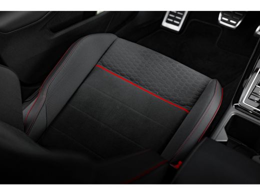 Volkswagen Golf 2.0 TSI 300pk GTI Clubsport | Panorama | Akrapovic | Harman Kardon | HUD | ActivLease financial lease