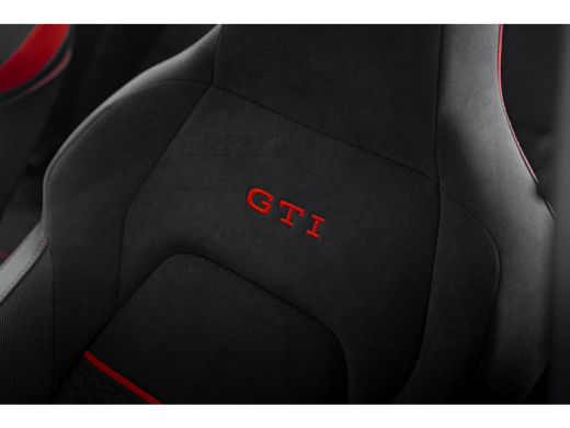 Volkswagen Golf 2.0 TSI 300pk GTI Clubsport | Panorama | Akrapovic | Harman Kardon | HUD | ActivLease financial lease