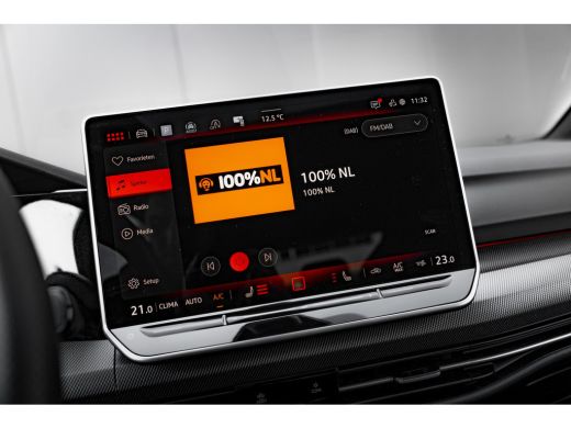 Volkswagen Golf 2.0 TSI 300pk GTI Clubsport | Panorama | Akrapovic | Harman Kardon | HUD | ActivLease financial lease