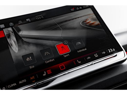 Volkswagen Golf 2.0 TSI 300pk GTI Clubsport | Panorama | Akrapovic | Harman Kardon | HUD | ActivLease financial lease