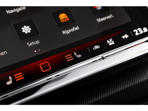 Volkswagen Golf 2.0 TSI 300pk GTI Clubsport | Panorama | Akrapovic | Harman Kardon | HUD | ActivLease financial lease