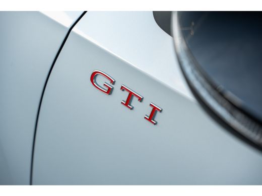 Volkswagen Golf 2.0 TSI 300pk GTI Clubsport | Panorama | Akrapovic | Harman Kardon | HUD | ActivLease financial lease