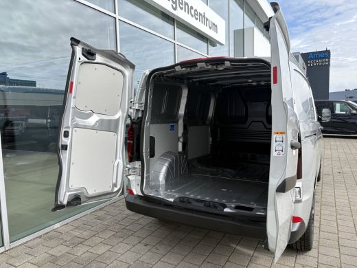 Volkswagen Transporter 2.0 TDI L1H1 Life | 150pk Hand | Zwarte 19 inch velgen | App connect | 3 Zits ActivLease financial lease
