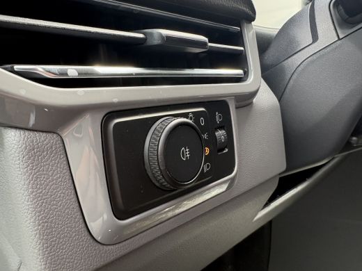 Volkswagen Transporter 2.0 TDI L1H1 Life | 150pk Hand | Zwarte 19 inch velgen | App connect | 3 Zits ActivLease financial lease