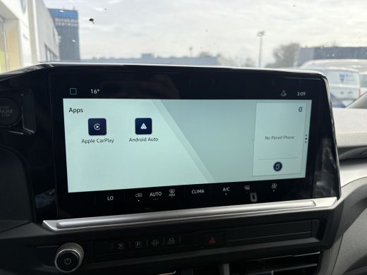 Volkswagen Transporter 2.0 TDI L1H1 Life | 150pk Hand | Zwarte 19 inch velgen | App connect | 3 Zits ActivLease financial lease
