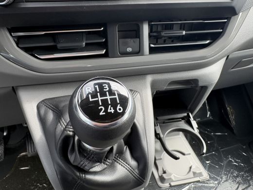 Volkswagen Transporter 2.0 TDI L1H1 Life | 150pk Hand | Zwarte 19 inch velgen | App connect | 3 Zits ActivLease financial lease