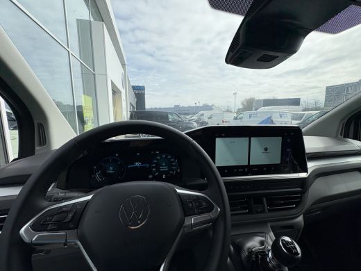 Volkswagen Transporter 2.0 TDI L1H1 Life | 150pk Hand | Zwarte 19 inch velgen | App connect | 3 Zits ActivLease financial lease
