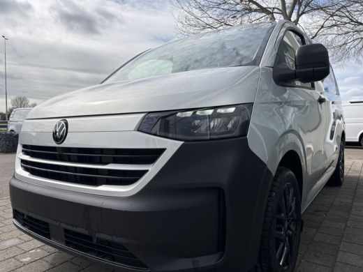 Volkswagen Transporter 2.0 TDI L1H1 Life | 150pk Hand | Zwarte 19 inch velgen | App connect | 3 Zits ActivLease financial lease