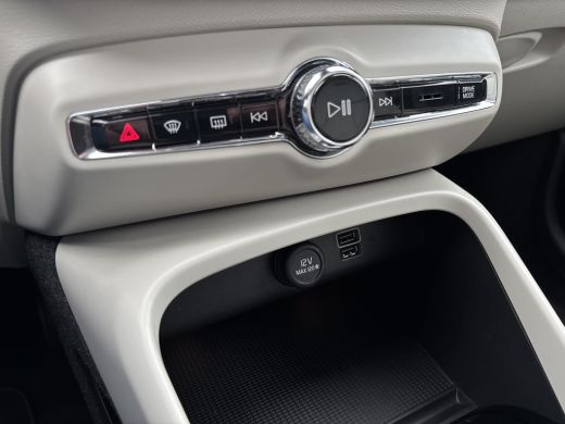 Volvo  XC40 1.5 T5 Recharge Inscription | GEEN AFLEVERKOSTEN | SOH 86,3% | Elektrisch glazen schuif-/kantelda... ActivLease financial lease