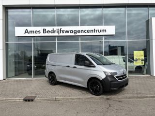 Volkswagen Transporter 2.0 TDI L1H1 Life | 150pk Hand | Zwarte 19 inch velgen | App connect | 3 Zits