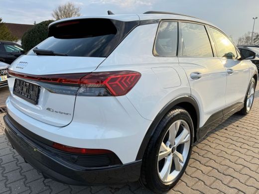 Audi Q4 e-tron 40 S-LINE 82 kWh (150kW/204pk) ** LED, NAVI+, HuD, TREKH, ADAPT. CRUISE, 20-inch LMV ** 1e EIG - ... ActivLease financial lease