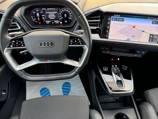 Audi Q4 e-tron 40 S-LINE 82 kWh (150kW/204pk) ** LED, NAVI+, HuD, TREKH, ADAPT. CRUISE, 20-inch LMV ** 1e EIG - ... ActivLease financial lease