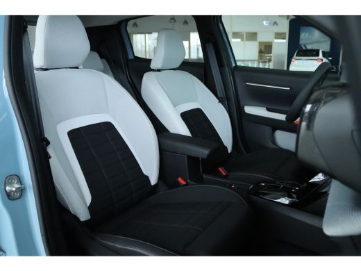 Citroën C3 1.2 Hybrid Max | 8 Jaar Garantie | Cruise Control | Camera | Navigatie | Climate | Getint Glas | ... ActivLease financial lease