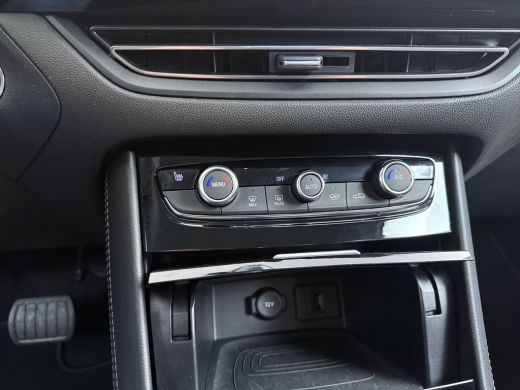 Opel Grandland 1.2 Turbo Ultimate | Achteruitrijcamera | Alcantara bekleding | Apple Carplay/Android Auto|telefo... ActivLease financial lease