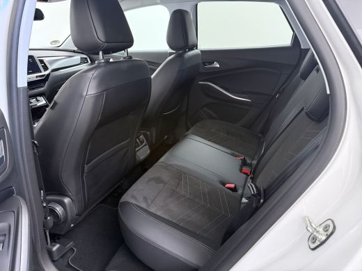 Opel Grandland 1.2 Turbo Ultimate | Achteruitrijcamera | Alcantara bekleding | Apple Carplay/Android Auto|telefo... ActivLease financial lease