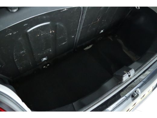 Peugeot 108 1.0 e-VTi Allure | Camera | Speedlimiter | LMV | Climate Control | Chroom | Elektr. Ramen | Carplay ActivLease financial lease