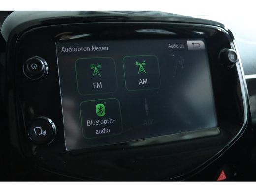 Peugeot 108 1.0 e-VTi Allure | Camera | Speedlimiter | LMV | Climate Control | Chroom | Elektr. Ramen | Carplay ActivLease financial lease