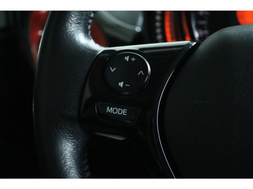 Peugeot 108 1.0 e-VTi Allure | Camera | Speedlimiter | LMV | Climate Control | Chroom | Elektr. Ramen | Carplay ActivLease financial lease