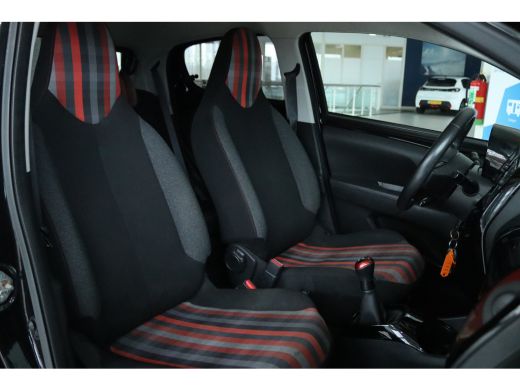 Peugeot 108 1.0 e-VTi Allure | Camera | Speedlimiter | LMV | Climate Control | Chroom | Elektr. Ramen | Carplay ActivLease financial lease