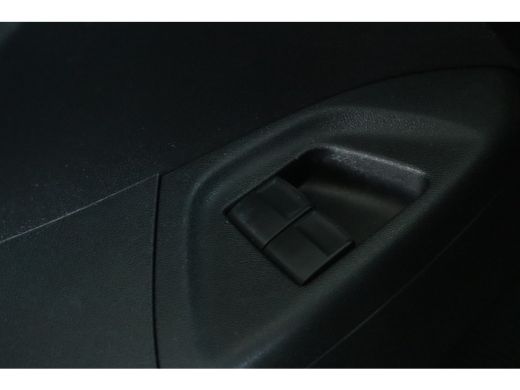 Peugeot 108 1.0 e-VTi Allure | Camera | Speedlimiter | LMV | Climate Control | Chroom | Elektr. Ramen | Carplay ActivLease financial lease