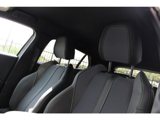 Peugeot 2008 GT | Active Safety Brake met camera en radar (automatisch noodremsysteem) met Distance Alert (waa... ActivLease financial lease