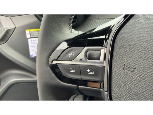 Peugeot e-2008 Allure | Active Safety Brake met camera en radar (automatisch noodremsysteem) met Distance Alert ... ActivLease financial lease