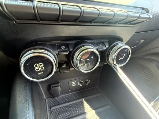 Renault Captur 1.6 E-Tech Plug-in Hybrid 160 Edition One Panoramadak, Stoelverwarming ActivLease financial lease