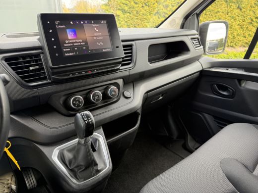 Renault Trafic 2.0 DCi 150 PK AUTOMAAT / L2H1 / TREKHAAK / **18.350 km** / AIRCO / CRUISE / CAMERA / 3-ZITS / LE... ActivLease financial lease