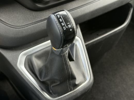 Renault Trafic 2.0 DCi 150 PK AUTOMAAT / L2H1 / TREKHAAK / **18.350 km** / AIRCO / CRUISE / CAMERA / 3-ZITS / LE... ActivLease financial lease