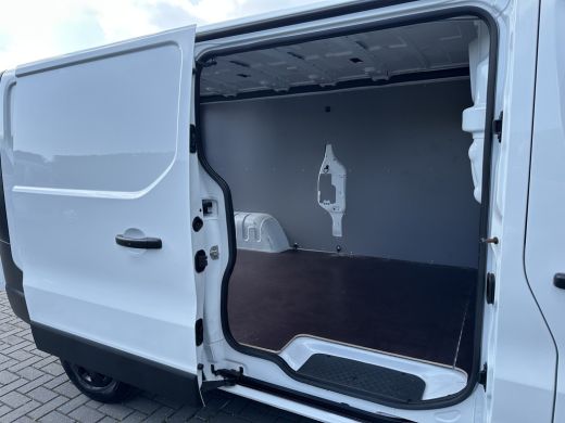 Renault Trafic 2.0 DCi 150 PK AUTOMAAT / L2H1 / TREKHAAK / **18.350 km** / AIRCO / CRUISE / CAMERA / 3-ZITS / LE... ActivLease financial lease