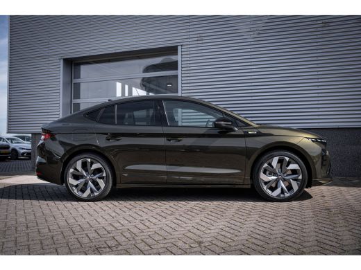 Skoda Enyaq Coupe RS | Achteruitrijcamera (Rear View) | Adaptive Cruise control met speed limiter | Trekhaak wegkla... ActivLease financial lease