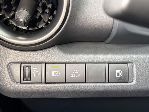 Toyota C-HR 2.0 Plug-in Hybrid 220 Dynamic ActivLease financial lease