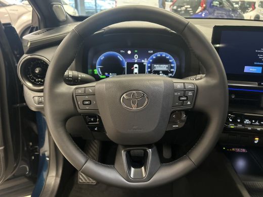Toyota C-HR 2.0 Plug-in Hybrid 220 Executive ActivLease financial lease
